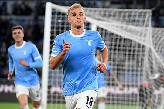 Lazio hạ gục AC Milan 1-0: Rossoneri hụt hơi trong cuộc đua vô địch Serie A