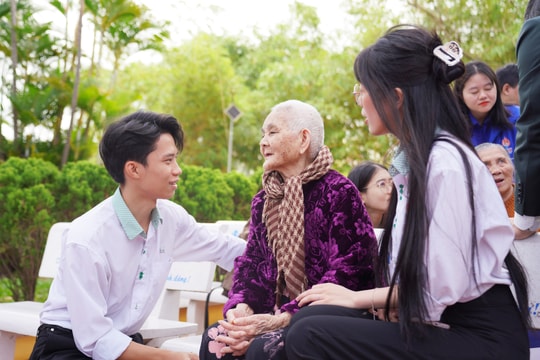 Tình yêu và trách nhiệm về chủ quyền biển đảo