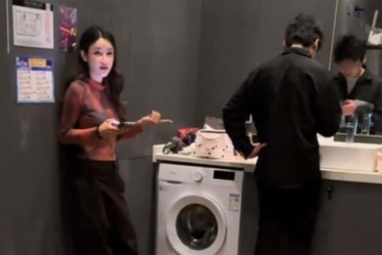 Thượng Hải: Gia đình du khách Thái Lan kiện khách sạn vì phát hiện nhân viên trốn trong phòng