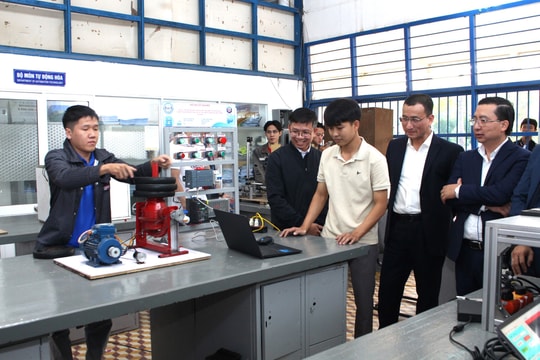 Rút ngắn khoảng cách từ giảng đường đến nhà máy