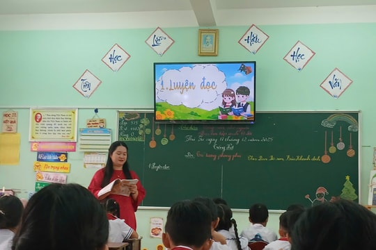 Cô giáo trẻ lan tỏa ý thức an toàn giao thông học đường