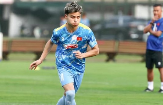 HLV Đinh Hồng Vinh lý giải việc đôn thần đồng Antonio Moric lên U23 Việt Nam