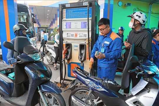Giá xăng dầu đồng loạt tăng mạnh từ 23 giờ ngày 19/3, cao nhất gần 9.000 đồng/lít