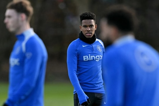 Chelsea khủng hoảng phòng ngự: Estevao Willian phơi bày tử huyệt của The Blues