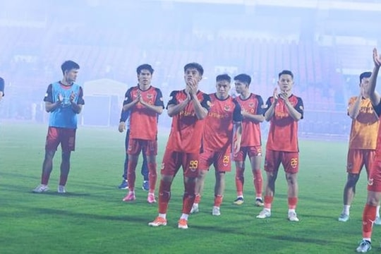 Ninh Bình vào bán kết Cúp Quốc gia sau màn rượt đuổi tỷ số 3-2 kịch tính trước PVF-CAND