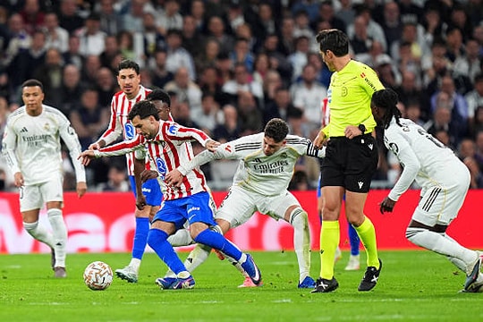 Real Madrid thắng kịch tính Atletico 3-2: Đỉnh cao Vinicius và dấu hỏi Dani Carvajal