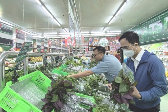 Giá hàng thiết yếu tăng mạnh sau Tết, áp lực chi phí đẩy giá bán lẻ lên đến 20%