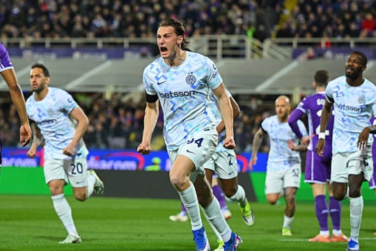 Inter Milan sảy chân tại Florence: De Gea rực sáng chặn đứng thần đồng Esposito