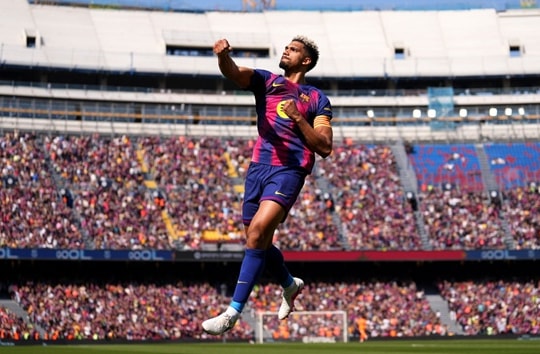 Chấm điểm Barcelona thắng Rayo Vallecano: Araujo rực sáng, Lewandowski gây thất vọng