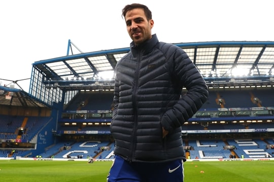 Chelsea nhắm Cesc Fabregas thay thế Liam Rosenior để cứu vãn mục tiêu Champions League