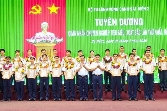 Bộ Tư lệnh Vùng Cảnh sát biển 2 tuyên dương 98 quân nhân chuyên nghiệp xuất sắc