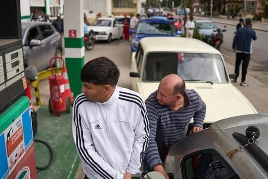 Đoàn kết quốc tế tiếp sức Cuba