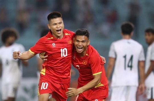 Tuyển Việt Nam hạ Bangladesh 3-0: Dấu hỏi về sự kết nối của Xuân Son và Hoàng Hên