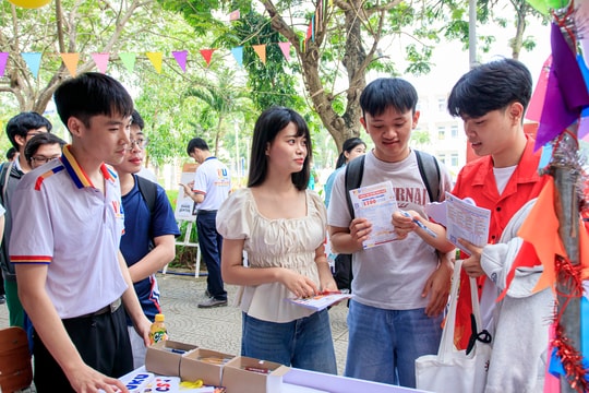 Hơn 1.500 học sinh THPT trải nghiệm, định hướng nghề tại VKU