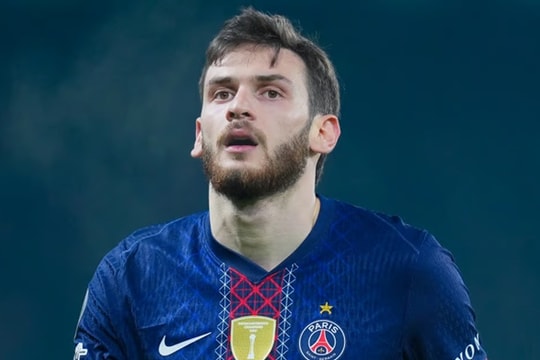 Arsenal khao khát chiêu mộ Khvicha Kvaratskhelia: Bom tấn nâng tầm hàng công và rào cản PSG