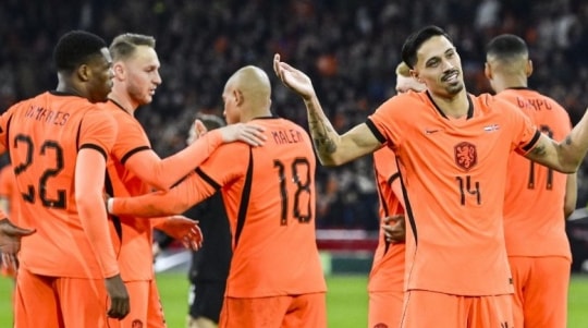 Hà Lan ngược dòng thắng Na Uy 2-1: Van Dijk tỏa sáng và đêm tri ân Johan Cruyff