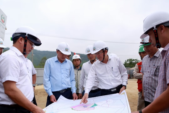 Sớm đưa các nhà máy vào hoạt động