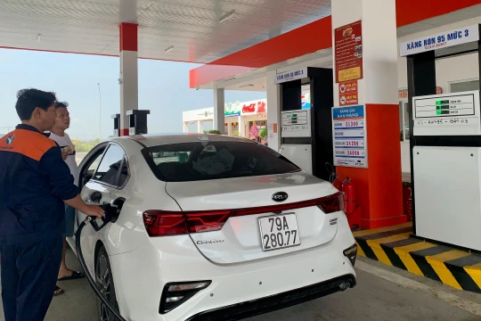 Giá xăng dầu hôm nay 29/3/2026 tại Petrolimex, PVOIL