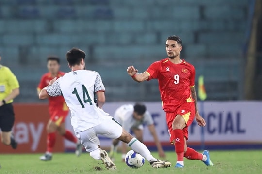 Kỷ nguyên chân trái tại tuyển Việt Nam: Chìa khóa để HLV Kim Sang-sik lột xác lối chơi