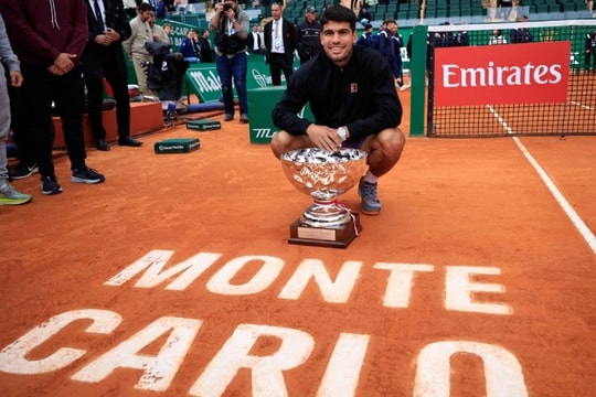 Carlos Alcaraz chốt lịch trình mùa đất nện 2026: Mục tiêu thống trị Roland Garros