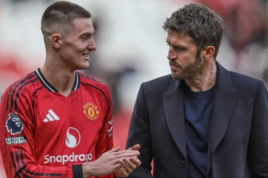 Giải mã sự bùng nổ của Benjamin Sesko: Michael Carrick và triết lý sát thủ tại MU