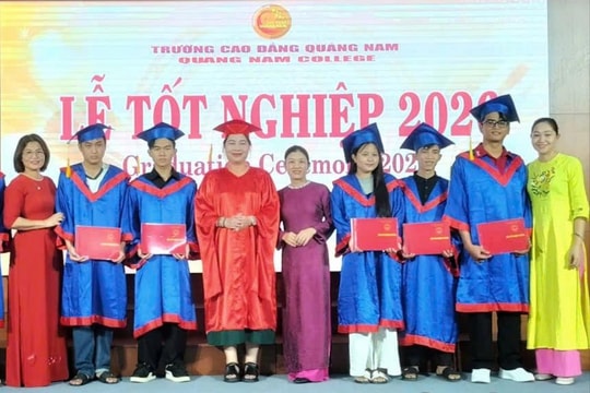 Trường Cao đẳng Quảng Nam trao bằng tốt nghiệp cho 123 sinh viên