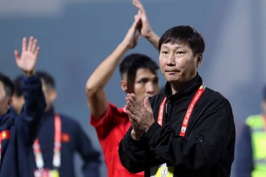 HLV Kim Sang-sik quyết thắng Malaysia 2-0 tại Thiên Trường