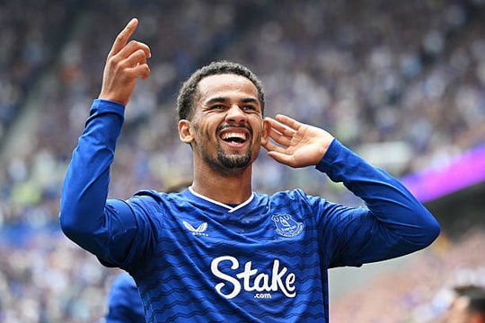 Liverpool gây sốc với kế hoạch chi 65 triệu bảng chiêu mộ Iliman Ndiaye từ Everton