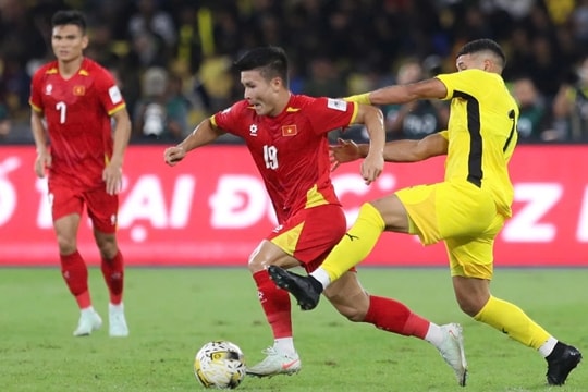 HLV Kim Sang-sik quyết thắng Malaysia 2-0: Lời khẳng định đanh thép tại Thiên Trường