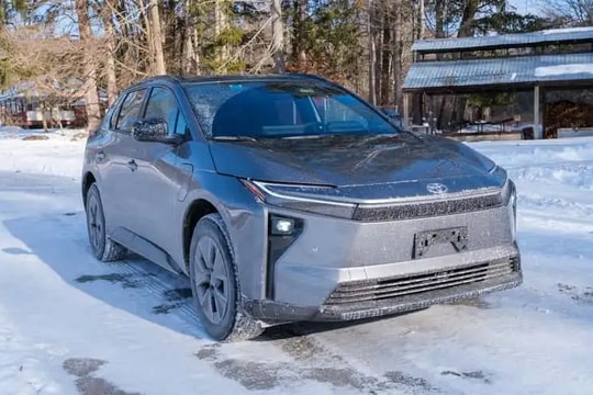 Toyota bZ 2026: Bước tiến lớn về hiệu năng nhưng thiếu mảnh ghép công nghệ