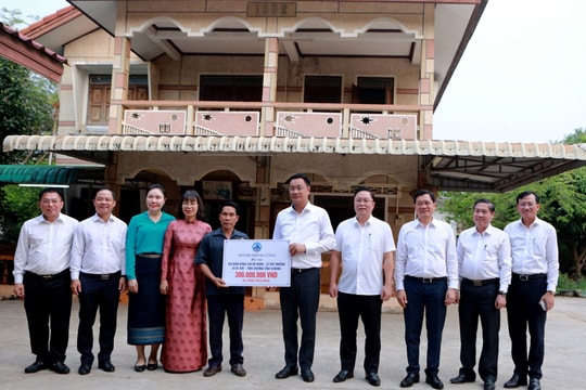 Đoàn đại biểu thành phố Đà Nẵng thăm, chúc Tết tại tỉnh Sê Kông (Lào)