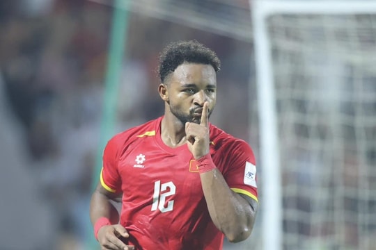 Nguyễn Xuân Son lập cú đúp giúp tuyển Việt Nam đánh bại Malaysia 3-1 tại Ninh Bình