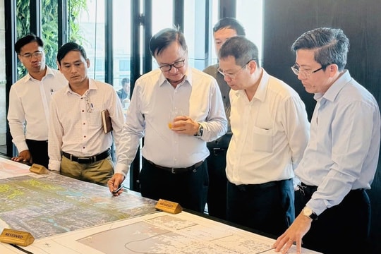 Phó Bí thư Thành ủy Đà Nẵng Nguyễn Mạnh Hùng thăm, làm việc tại HOIANA