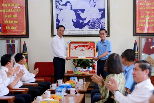 Đoàn đại biểu cấp cao Đà Nẵng thăm, chúc Tết Công ty TNHH MTV Hữu nghị Nam Lào