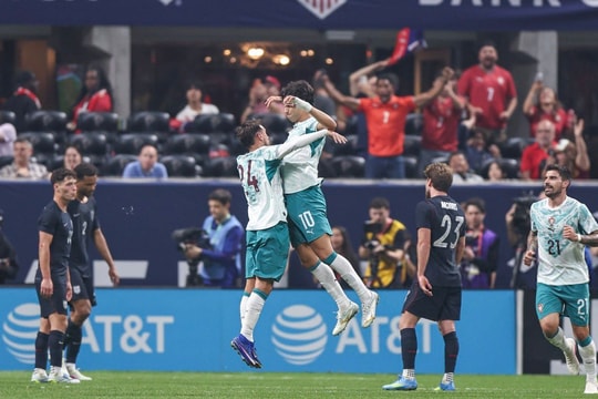 Bồ Đào Nha đánh bại Mỹ 2-0: Đẳng cấp Bruno Fernandes và cơn đau đầu của Pochettino