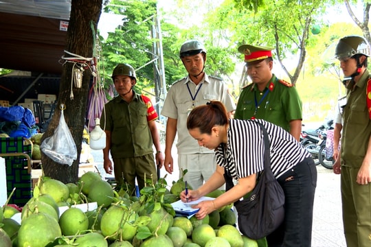 Phường Hòa Cường ra quân bảo đảm trật tự đô thị