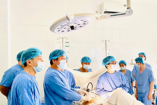 Phẫu thuật thành công ca ung thư đại trực tràng tại Bệnh viện Đa khoa Minh Thiện