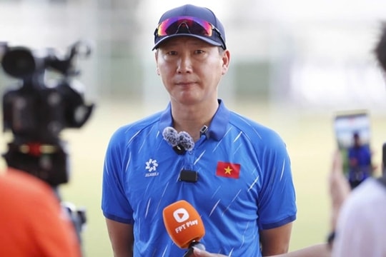 Huấn luyện viên Kim Sang-sik và hành trình hồi sinh đội tuyển Việt Nam hướng tới Asian Cup 2027