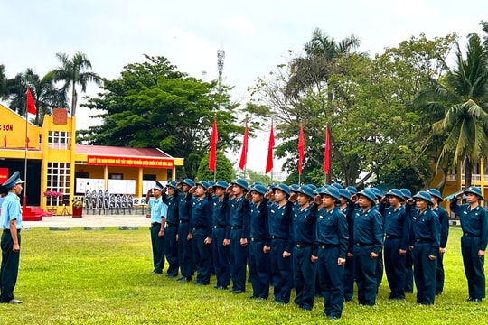 Thao trường nắng gió tôi luyện bản lĩnh tân binh