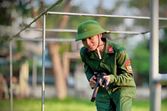 Học sinh Đà Nẵng miệt mài luyện tập tham gia hội thao quốc phòng và an ninh