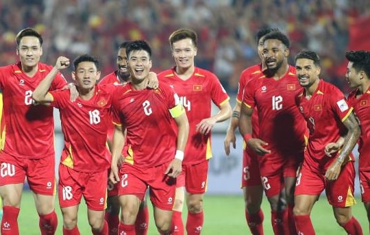 Việt Nam và Thái Lan cùng lọt Top 100 FIFA: Cột mốc lịch sử sau hai thập kỷ