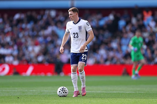 Man Utd và Man City đại chiến vì Elliot Anderson: Cuộc đua quyền lực tại Manchester