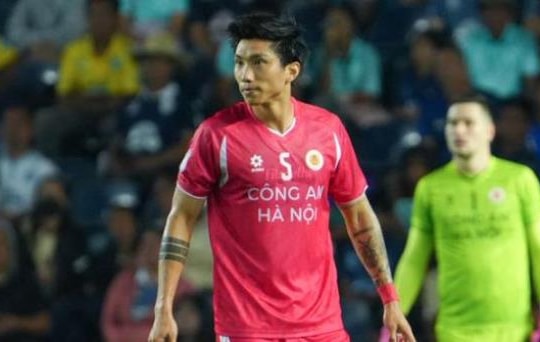 Đoàn Văn Hậu và CLB Công an Hà Nội thâu tóm mọi danh hiệu V.League tháng 3
