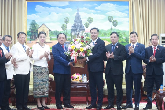 Đoàn đại biểu cấp cao thành phố Đà Nẵng thăm, chúc Tết Bunpimay tại tỉnh Savannakhet (Lào)