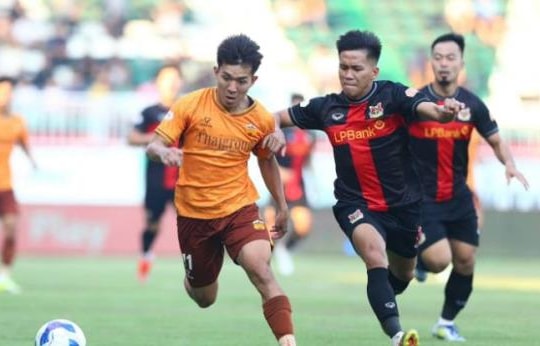 Ninh Bình lội ngược dòng đánh bại HAGL 2-1 tại V-League