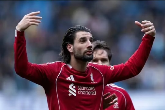 Liverpool và bài toán Top 4: Khi lịch thi đấu trở thành kẻ thù lớn nhất của Arne Slot