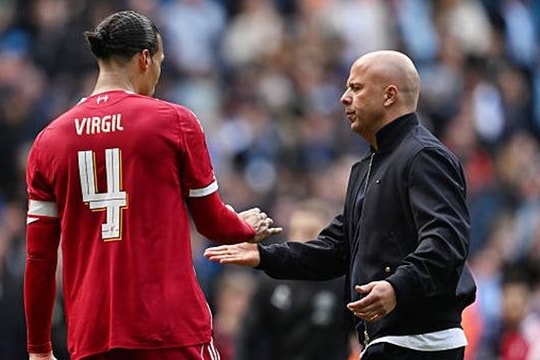 Liverpool trước đại chiến PSG: Khi bản sắc Anfield đứng trước bờ vực sụp đổ