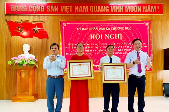 Xã Thượng Đức khen thưởng nhiều tập thể, cá nhân có thành tích trên các mặt công tác