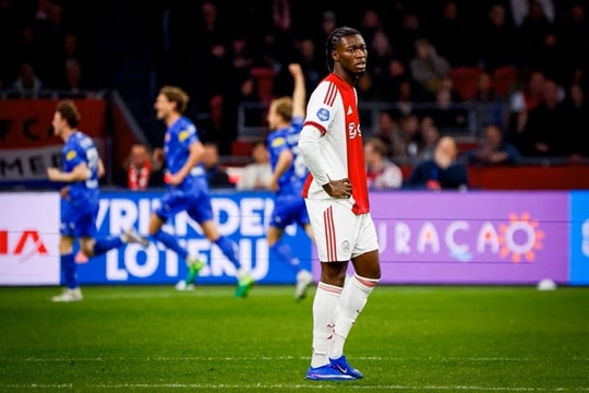 PSV Eindhoven vô địch sớm kỷ lục, Ajax Amsterdam rơi khỏi top 4 sau trận thua Twente