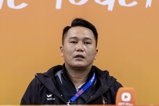 HLV Mai Xuân Hợp khẳng định tương lai tại Thanh Hóa sau chiến thắng chấn động 4-0